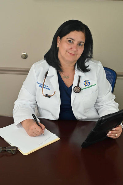 Dr. Ana  Ivis